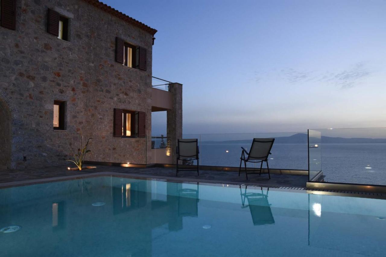 Villa Dafni - Infinite Sea Vistas With Private Pool Каламата Екстер'єр фото