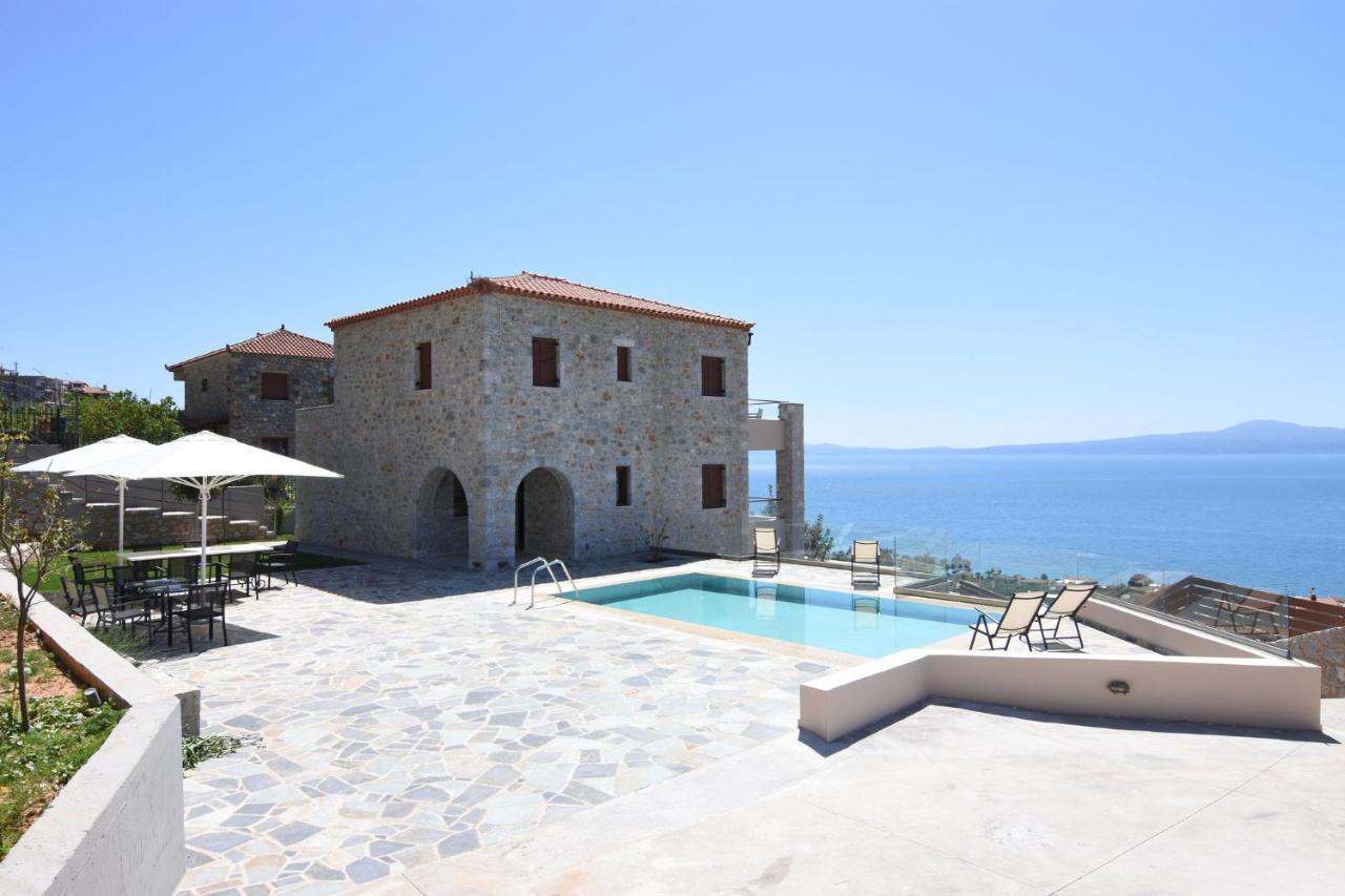 Villa Dafni - Infinite Sea Vistas With Private Pool Каламата Екстер'єр фото