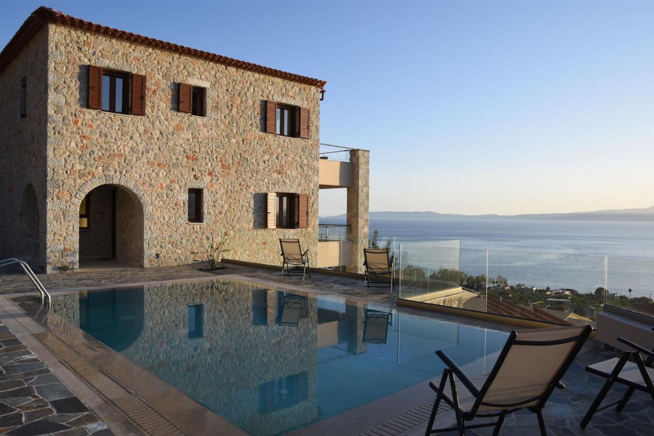 Villa Dafni - Infinite Sea Vistas With Private Pool Каламата Екстер'єр фото