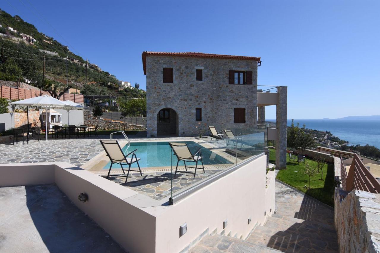 Villa Dafni - Infinite Sea Vistas With Private Pool Каламата Екстер'єр фото
