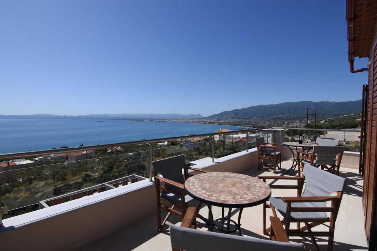 Villa Dafni - Infinite Sea Vistas With Private Pool Каламата Екстер'єр фото