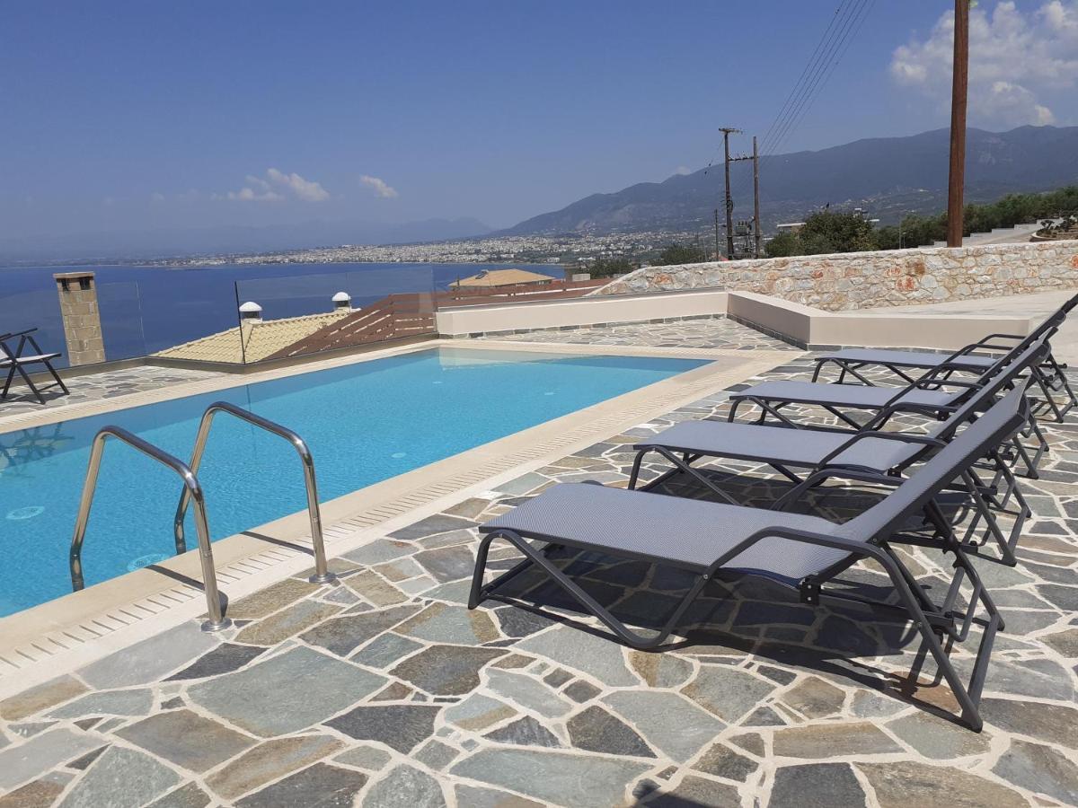 Villa Dafni - Infinite Sea Vistas With Private Pool Каламата Екстер'єр фото