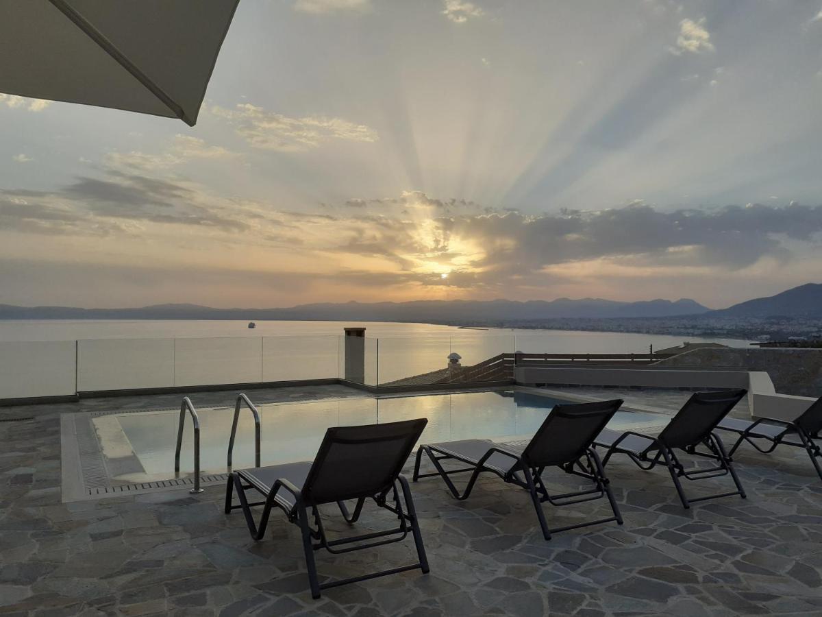 Villa Dafni - Infinite Sea Vistas With Private Pool Каламата Екстер'єр фото